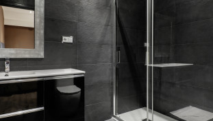 Душові двері та перегородки