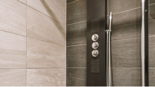 Душові панелі