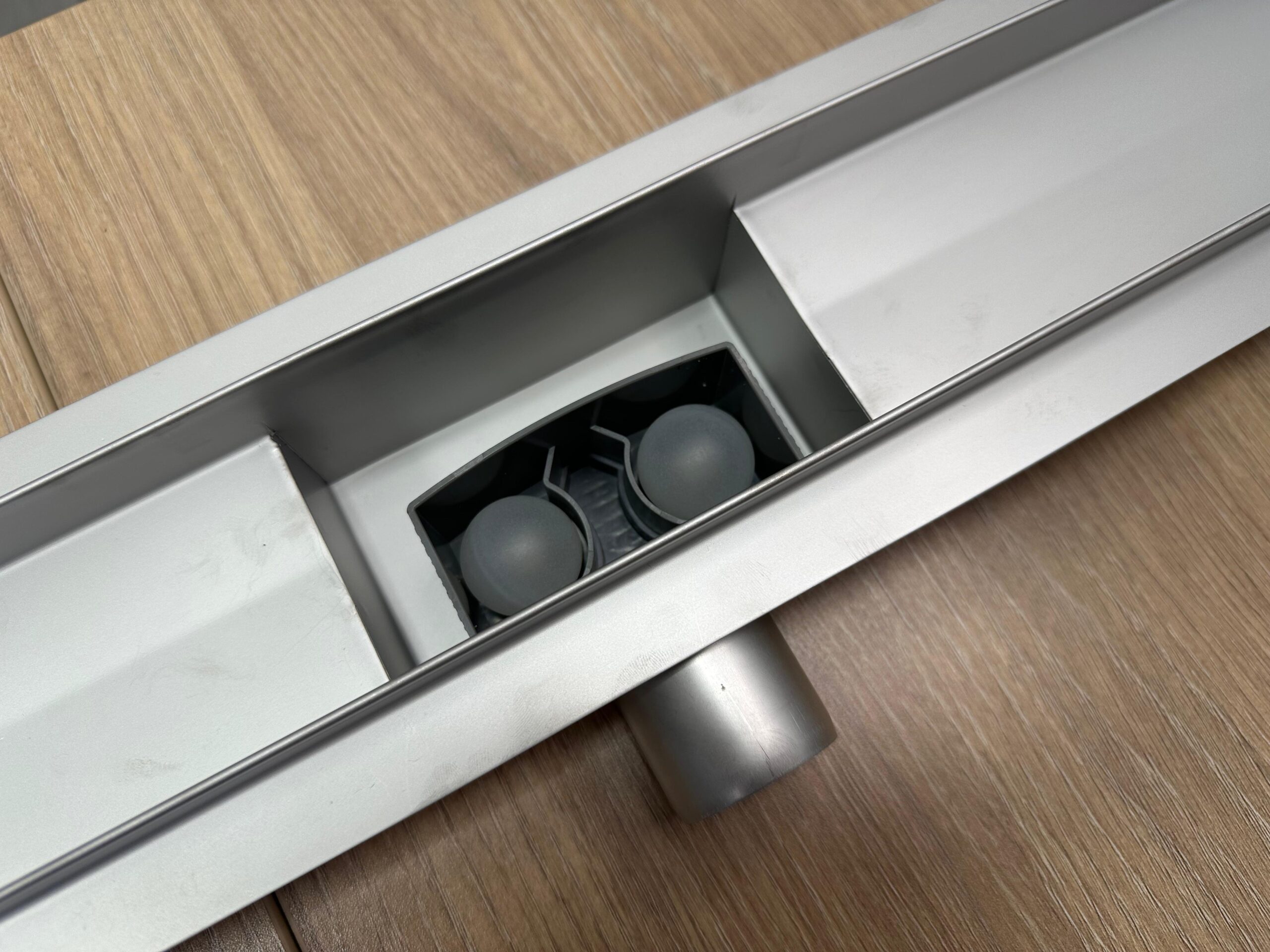 Трап лінійний AS 70 Black Glass B