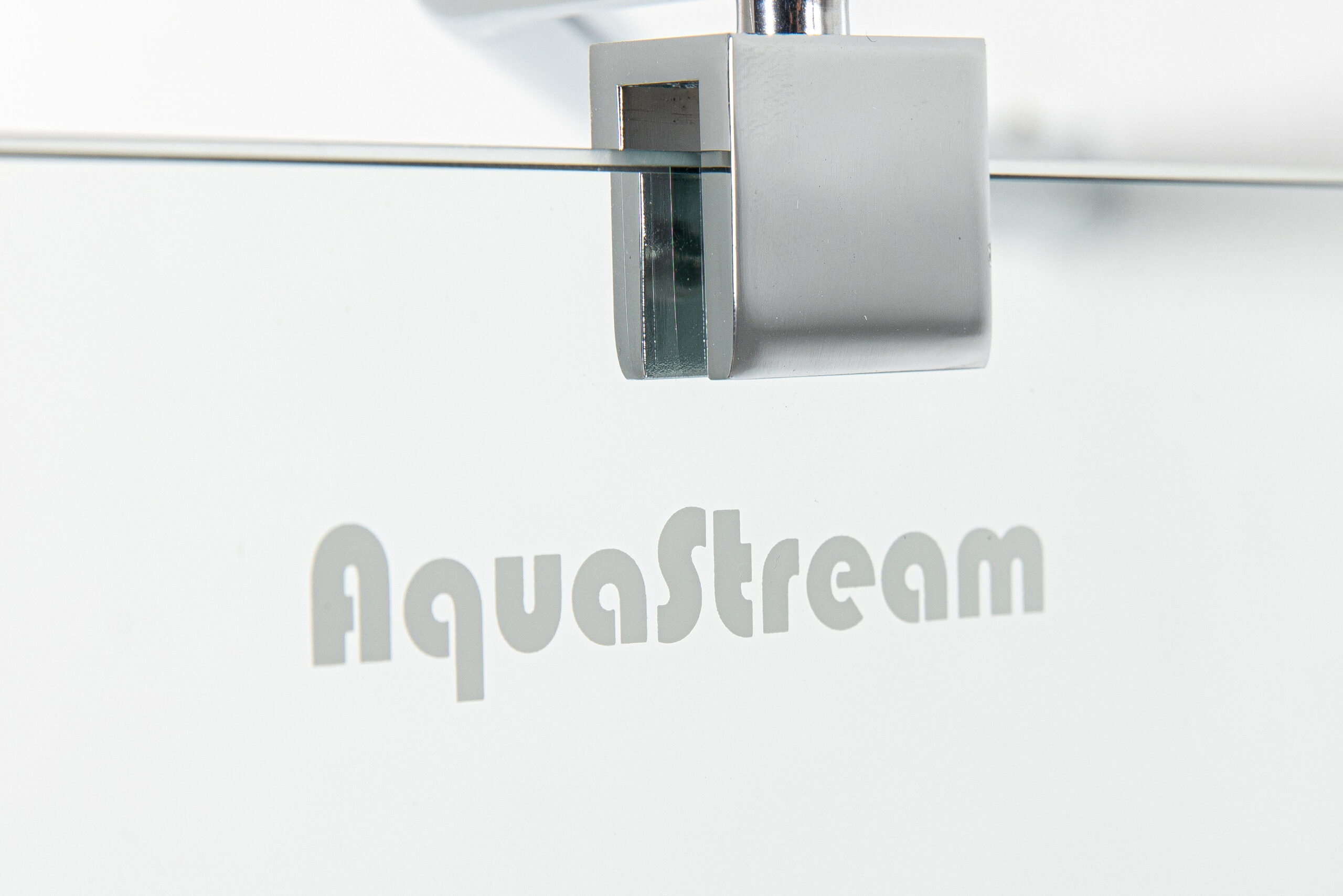 Шторка для ванны стеклянная AquaStream 65 прозрачная
