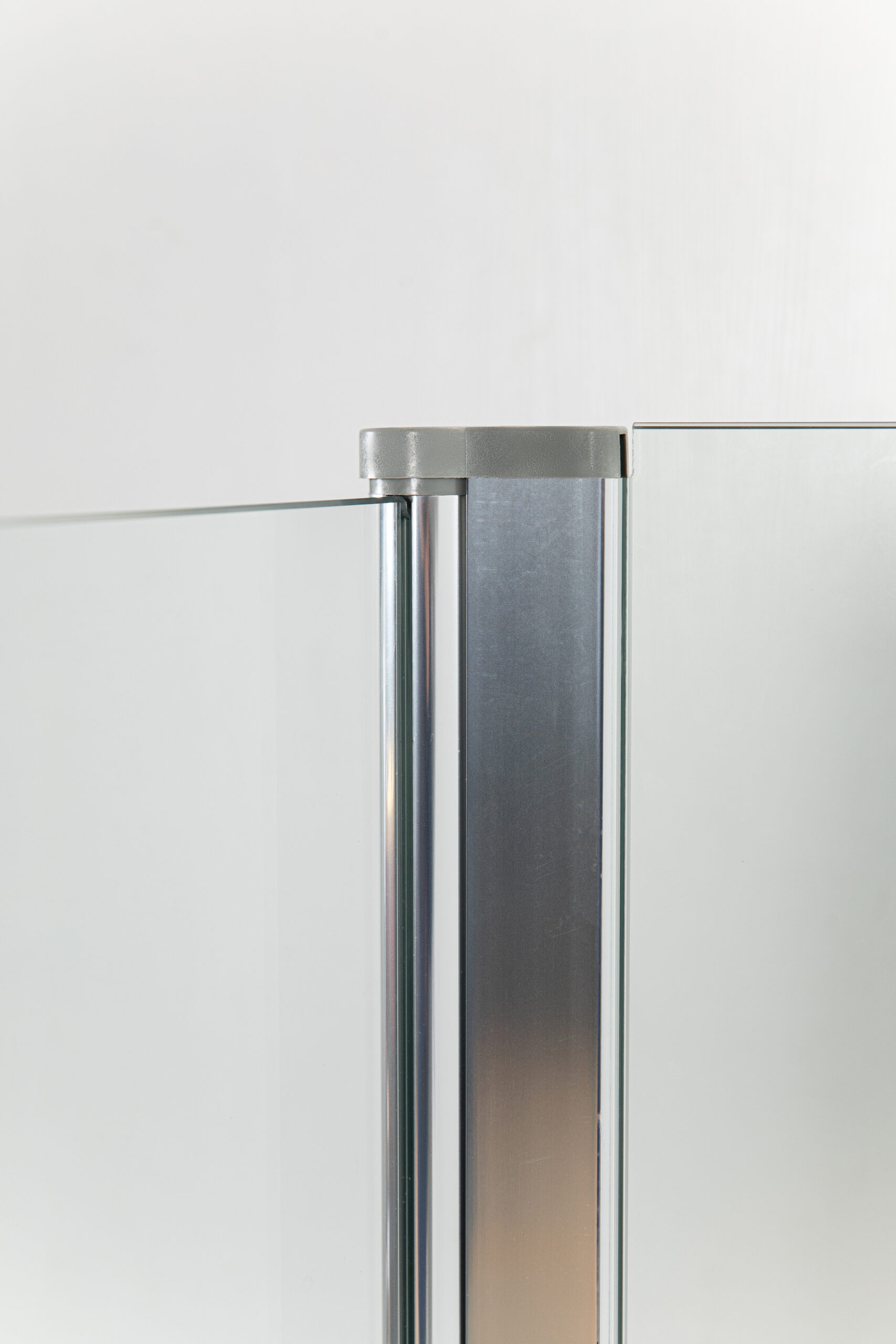 Шторка для ванны стеклянная AquaStream 65 прозрачная