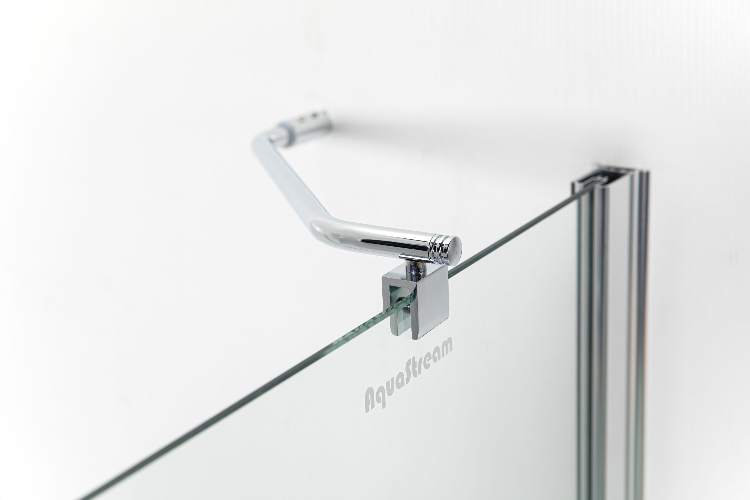 Шторка для ванны стеклянная AquaStream 65 прозрачная