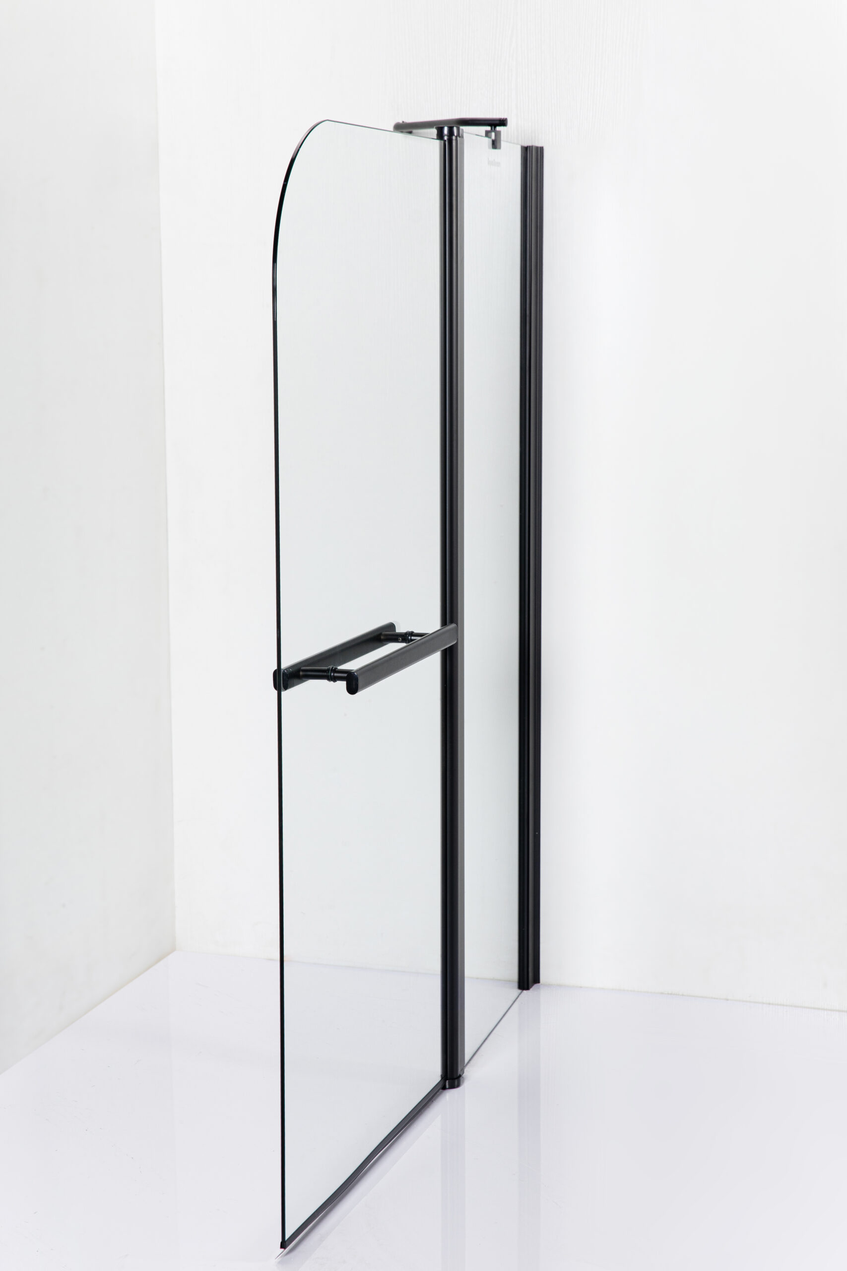 Шторка для ванны стеклянная AquaStream 65 ALL Blacks прозрачная