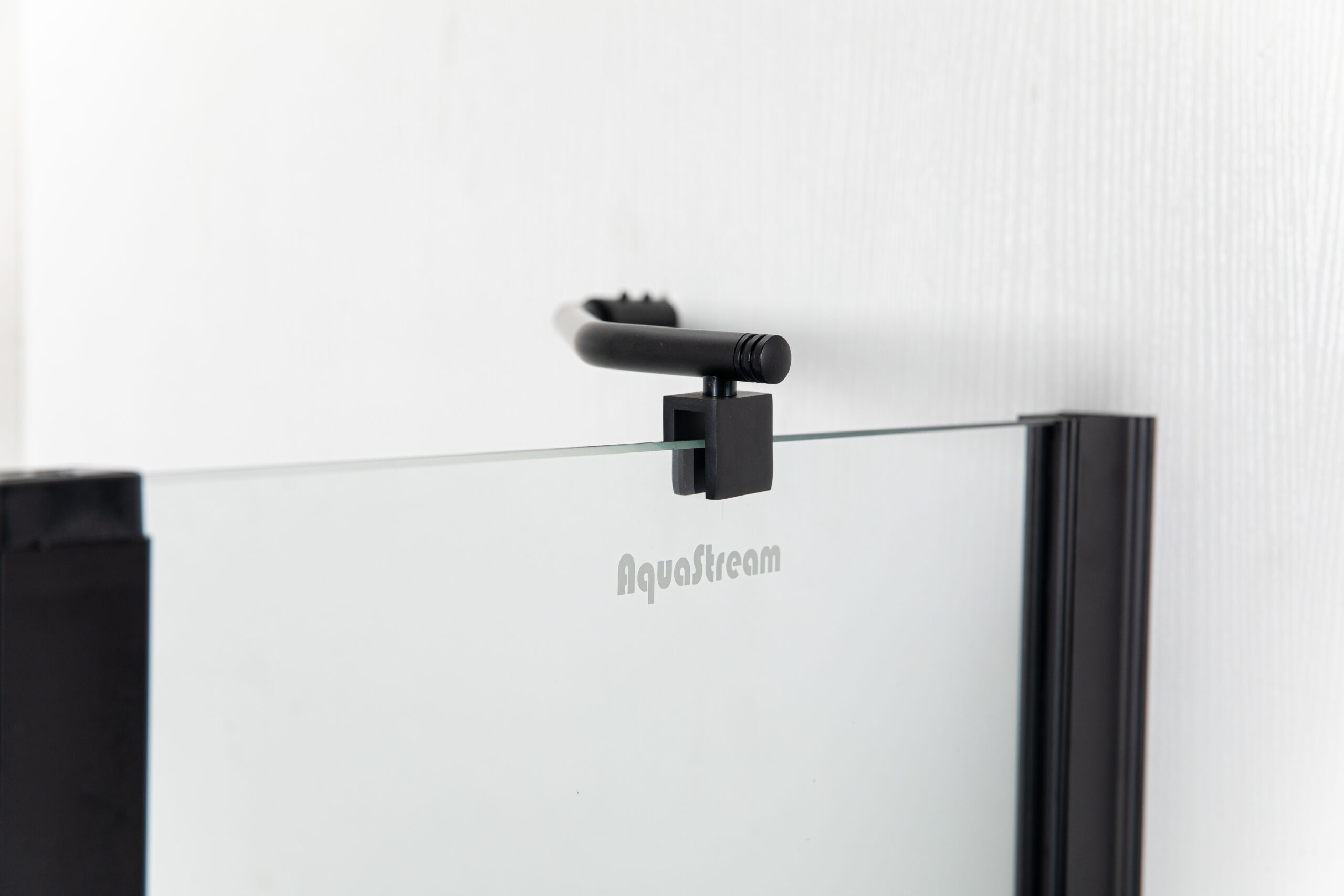 Шторка для ванны стеклянная AquaStream 65 ALL Blacks прозрачная