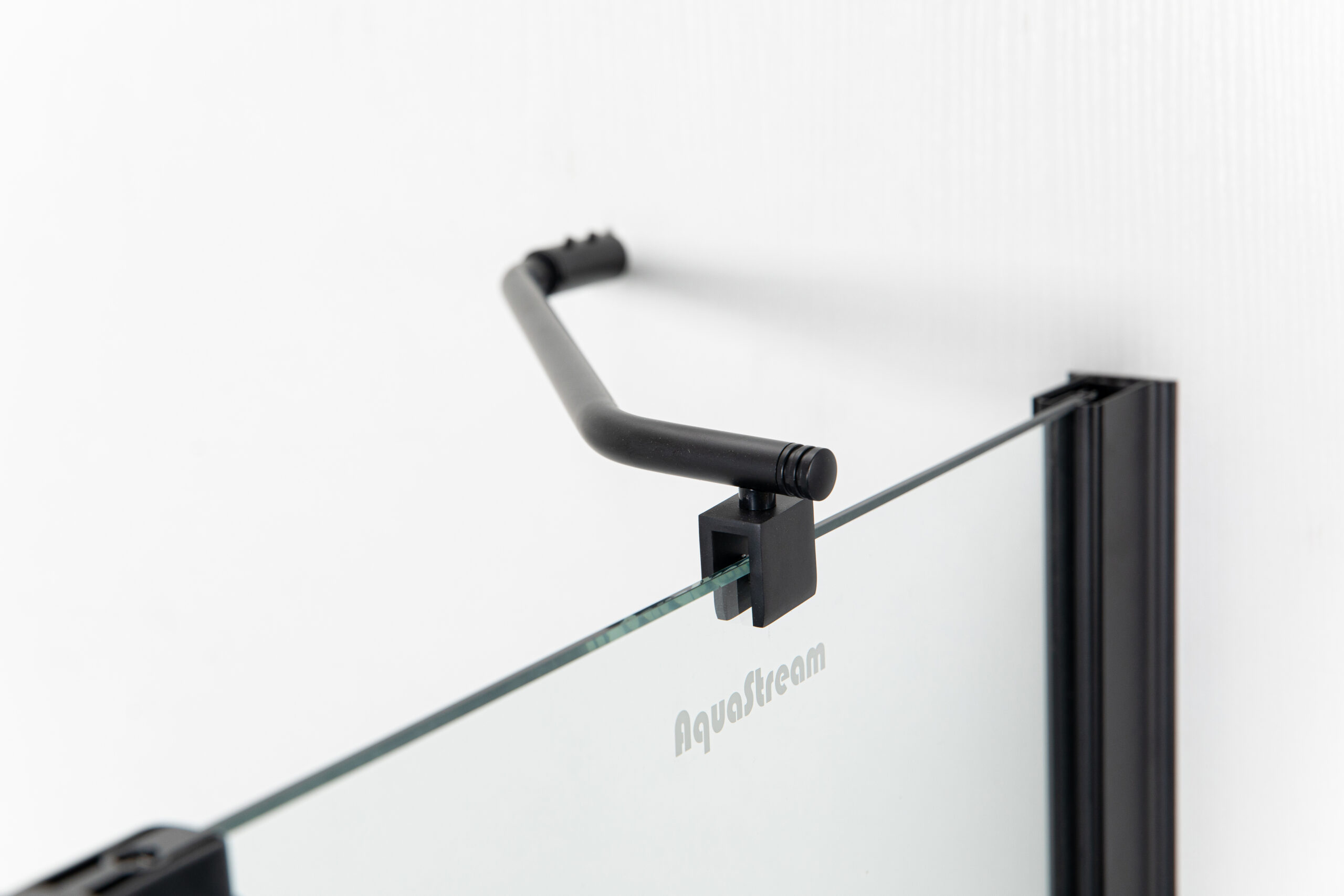 Шторка для ванны стеклянная AquaStream 65 ALL Blacks прозрачная