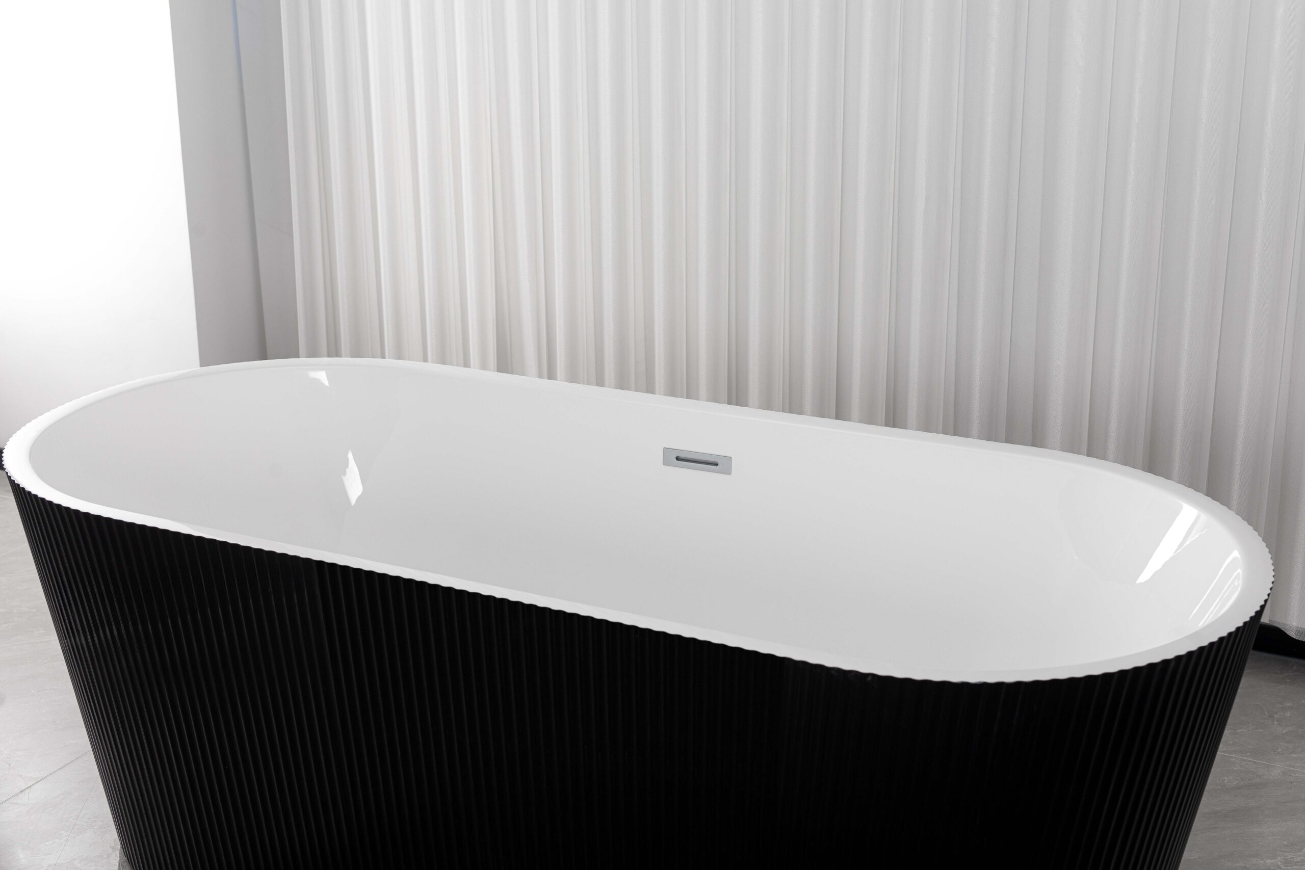 Окремо стояча ванна ALDO MARE AZURE Nero 150