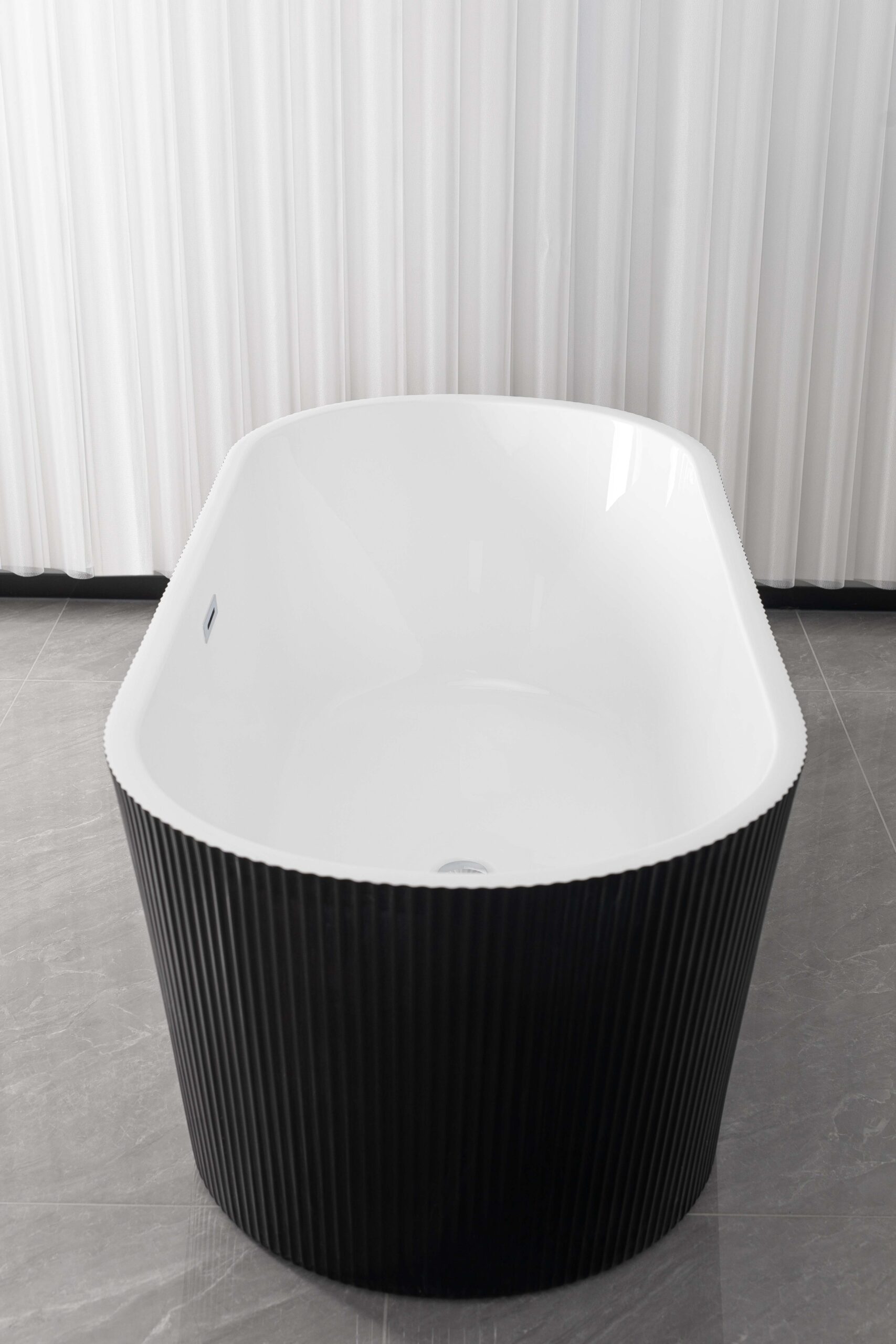 Окремо стояча ванна ALDO MARE AZURE Nero 150