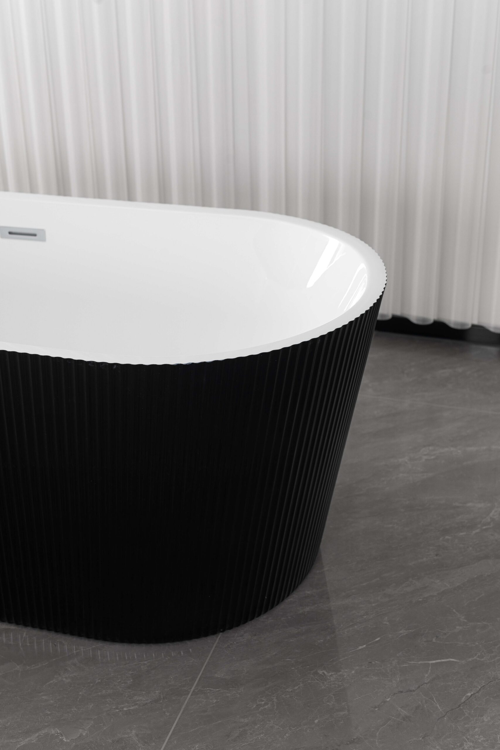 Окремо стояча ванна ALDO MARE AZURE Nero 150